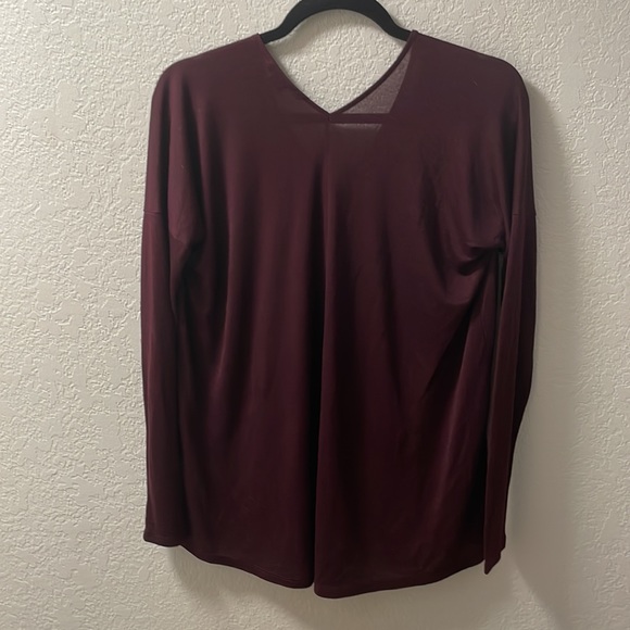 Vince. V-Neck Long Sleeve Blouse - Picture 3 of 5